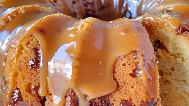 Moist Caramel Drizzle Bundt Cake: A Sweet and Elegant Dessert