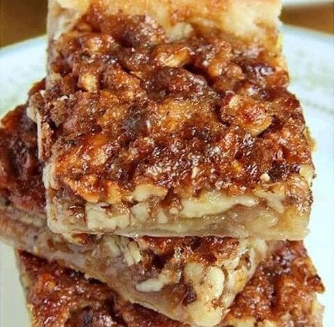 Gooey Pecan Pie Bars – A Simple and Irresistible Treat